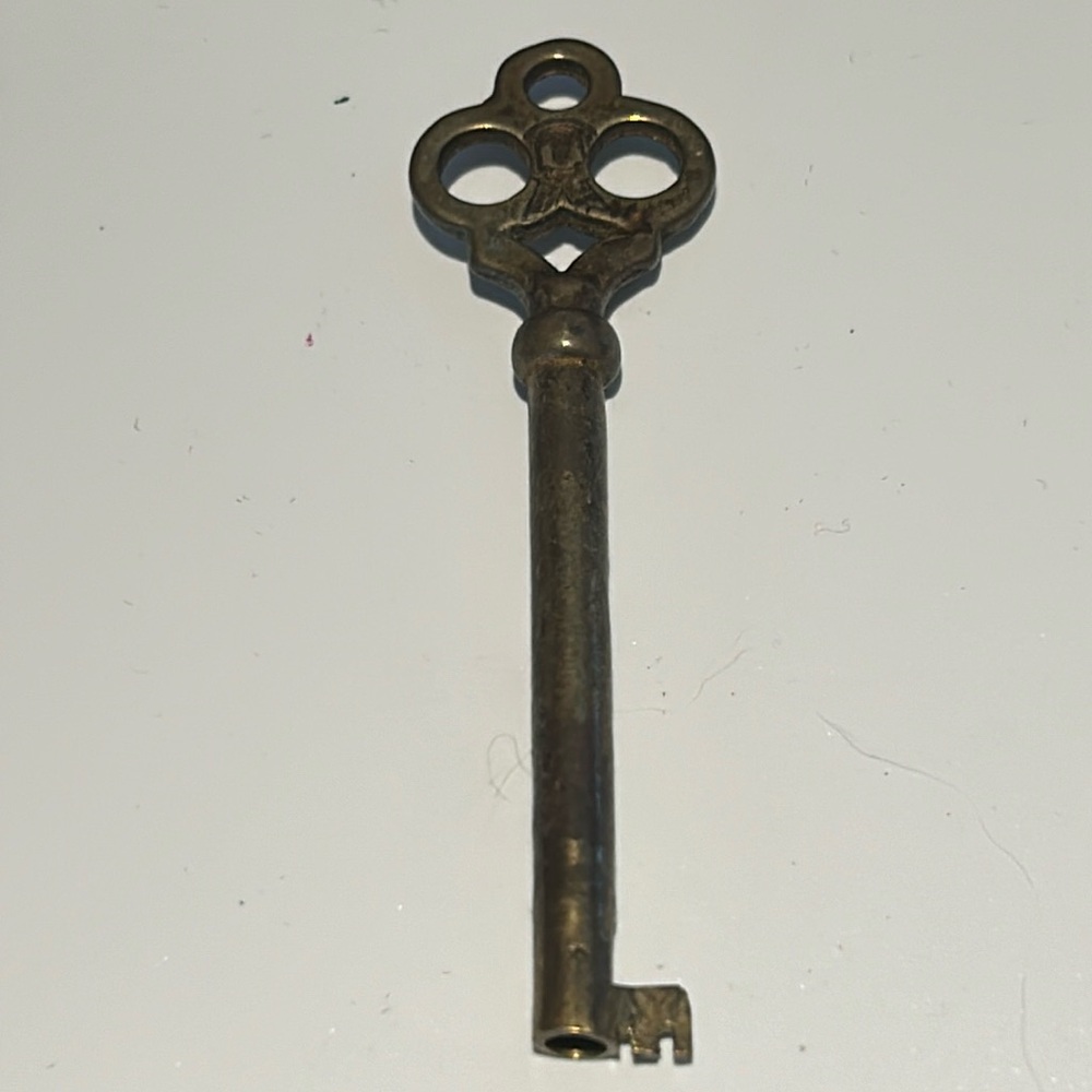 -#24 3 1/2 Inch Long Copper Vintage Key